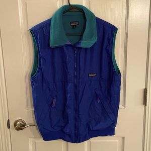 Patagonia Men’s Vest Blue outside and Teal/Green Inside Size Small